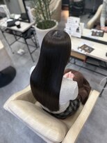 シシ 新宿(She 2.) 髪質改善/縮毛矯正/カラー/トリートメント/韓国/艶髪/艶感