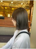 パツっと切りっぱなしボブ　顔回りレイヤー