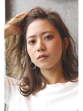 ステイシー(STACY) ☆STACY イルミナカラーx大人かわいいxベージュカラーx耳かけ☆