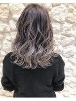 モアナ バイ ヘッドライト 駒沢大学店(Moana by HEADLIGHT)&nbsp;グレーアッシュ#バレイヤージュ#デザインカラー#イメチェン