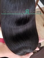 ルーミールーム(RoomieRoom)&nbsp;大人上品なツヤ髪ロング＆濡れ感◎ケアとストレートの特殊手法