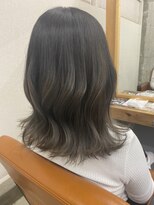 ユッカ エルア 武庫之荘南口(YUCCA elua)&nbsp;【elua 長田】ふんわりセミディ＿透明感アッシュ