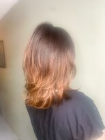 ラズリー(Lazliy)&nbsp;ミディアムくびれレイヤースタイル