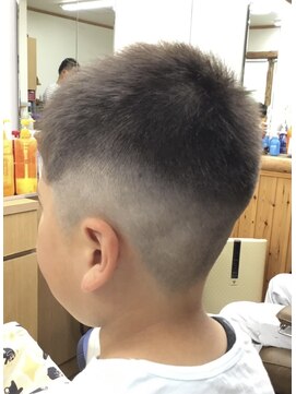 チョッキンズ ＜理容室＞フェードスタイル