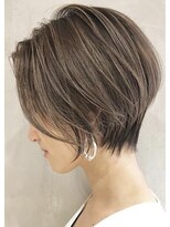 イリヘアサロン(iri hair salon) ハイライトを入れた抜け間のあるショートボブ♪