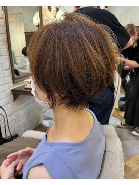 カリーナ(Carina) 〈キシタクヘアー〉癖毛風ショート