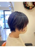 シュッとおさまるショートスタイル