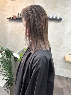 エピ(epi) 切りっぱなしボブ・バレイヤージュ