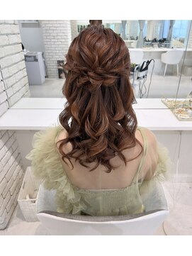 ディティカ ティア(Dityca tia) ハーフアップ