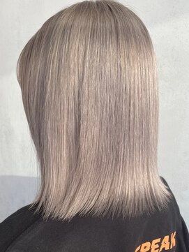 イリ 心斎橋(ili) インナーカラー/ハイライト/縮毛矯正/レイヤーカット/髪質改善