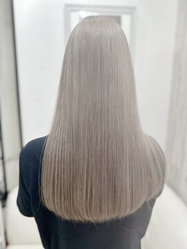 ミー 新宿(MII) ホワイトグレージュ/ダブルカラー/髪質改善/縮毛矯正/新宿/MII