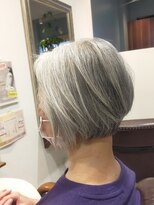 ヘアー グリーン(hair green)&nbsp;50代60代70代/ショートボブ/グレイヘア/前下りショートボブ