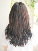 ヘルシーな黒髪ゆるウェーブ