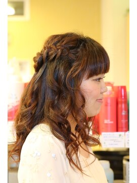 スタジオ エーダッシュ(STUDIO A’) 編み込みハーフアップ