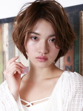 コム(com by neolive) やわらかショートボブ3