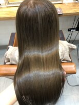 ネイヴィル(navile)&nbsp;オリーブベージュ×ツヤ髪