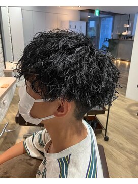 エヌプラス(N+) メンズヘアフェザーパーマサーフカール刈り上げセンターパート