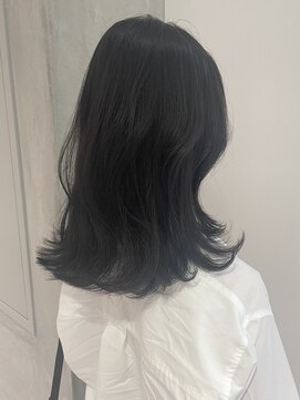 ヨーク(YOKE) 【 YOKE 】ミディアムレイヤーくびれブルーブラック韓国顔まわり