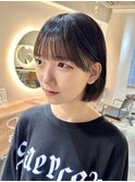 ショートボブベージュカラー切りっぱなしボブショートヘア横浜