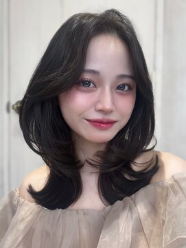 アフロート ルヴア(AFLOAT RUVUA) お色気セミディはお任せください!レイヤーカット新宿お顔周り