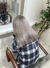 カリーナ(CARINA)&nbsp;ハイトーンカラー/シルバーアッシュ