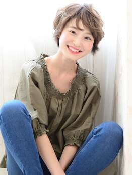 ”トレンド×似合わせ”を意識したデザインカット/ハイライトで、大人女性の魅力をさらに引き立てます◇