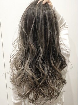 ディーナ(D'na) 『D'na』グレーバレイヤージュロング　清水