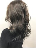 モノトーングレージュ