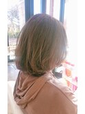 人気のシンプルミディアムボブ