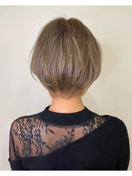 ビーヘアー(BE hair) ダブルカラー＆ショートスタイル