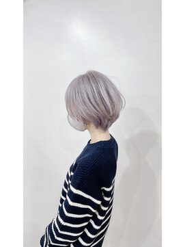 シーバイトリコ 市川(SEA by tricot) ホワイトシルバー/ブリーチ