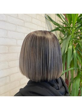 ビスイル 秋葉原店(Vis ill) ミルクティーアッシュハイトーン透明感グレージュ極細ハイライト