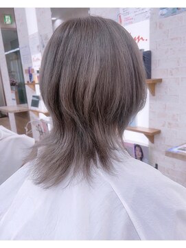 エイムヘアメイク 舟入店 グレージュ×ウルフカット