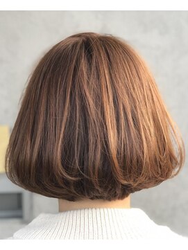 ヘアーデザイン ディードット ウル(D. ulu) アプリコットオレンジカラー