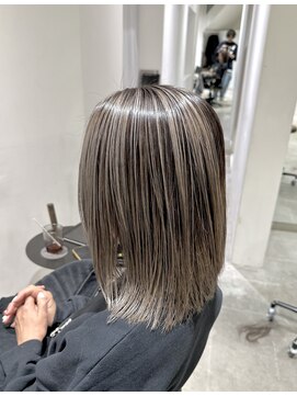 マリオ(mario) 山形【バレイヤージュ×ミディアムレイヤー】