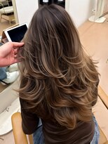 ヌエン 渋谷(NU/EN)&nbsp;夏にオススメ海外風ブラウンバレイヤージュ×バタフライレイヤー
