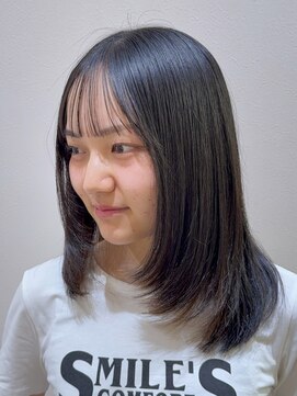 フェイス 石川町 (FACE) ミディアムレイヤー，トレンドカット