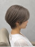 * 脱白髪染めで叶える美人ショート