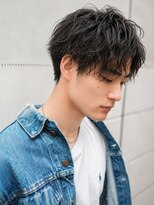 ブロートーキョーバーバーショップ 神田2nd(Bro Tokyo BARBERSHOP)&nbsp;ツイストスパイラルパーマ カジュアルセンターパートスタイル