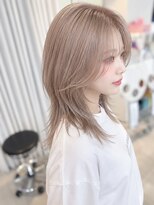 ボックスミコ(Box mico.)&nbsp;ふわっと揺れる、ミルクティーの愛されハッシュウルフレイヤー