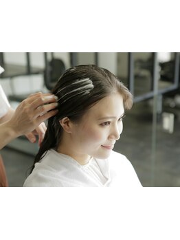 【女性スタッフのみ】髪の悩みに親身に向き合い、あなたの魅力を引き出すスタイルをご提案します♪