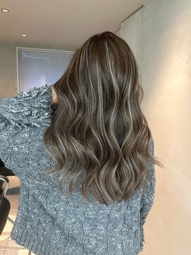 ヨロ 小岩(YOLO) ハイライトカラーミルクティーベージュケアブリーチダブルカラー