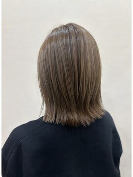 トウカ 船橋駅前店(TOUKA) レイヤー/切りっぱなしボブ/ハイライト/ミルクティー/髪質改善