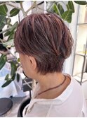ほんのりピンクハイライト白髪ぼかしグレイヘア