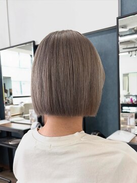 ルアン 上通り(ruen) 切りっぱなし　ハイトーンボブ　ruen 熊本　田口紗羅