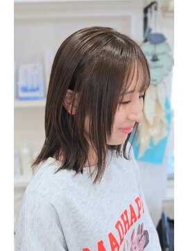 フェリス(Felis) 切りっぱなしボブ＋顔周りレイヤー