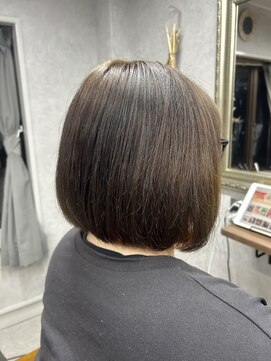 自然なナチュラルボブでお手入れ簡単スタイル