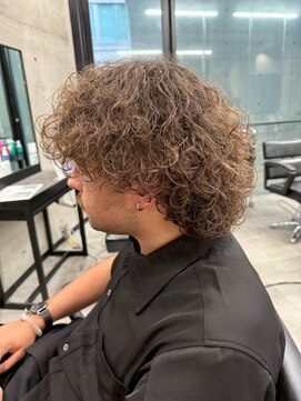 イーラ(era) 波巻きパーマ/メンズ/刈り上げ/眉毛/ツイスト