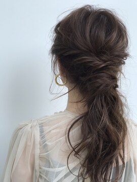 フリーラ 表参道(freera) 【freera阿部】無造作カール ポニーテールアレンジ