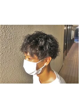 コニ(Coni) ♪小口真裕紀♪無造作パーマ